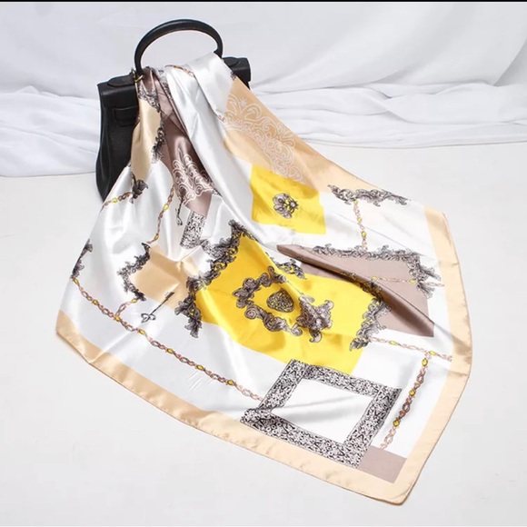 Large square head and neck scarf 🧣.( brand new) - Picture 6 of 6